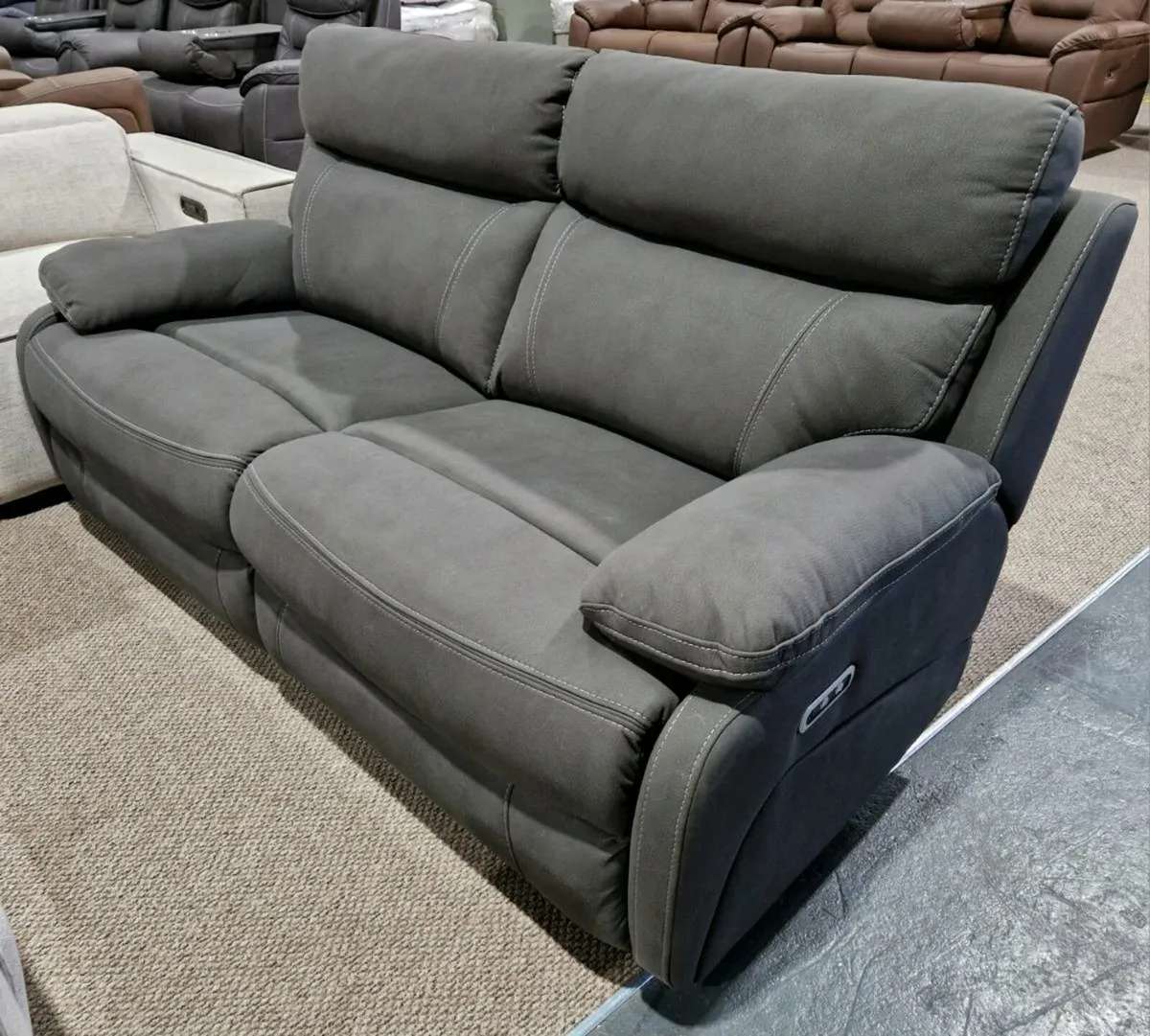 ☀️ Summer Sale ☀️ Hardy Sofa - Image 1