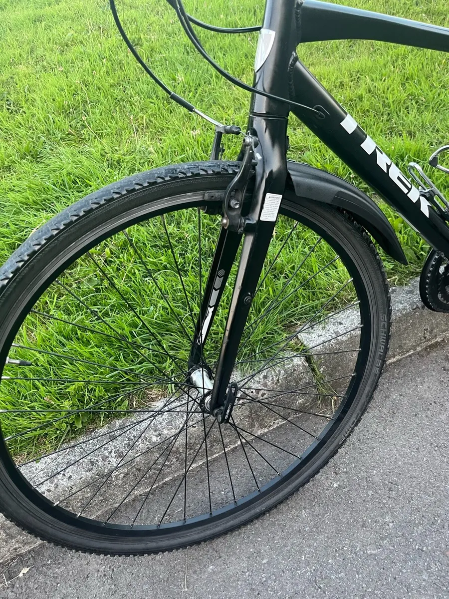 Trek  FX.7,4 Serie 6 Hybrid  bike, - Image 3