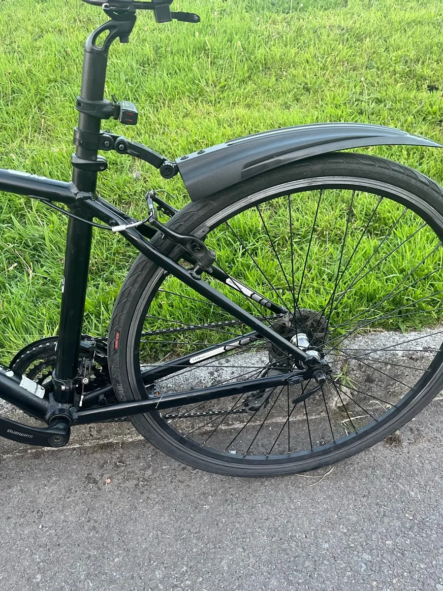 Trek  FX.7,4 Serie 6 Hybrid  bike, - Image 4