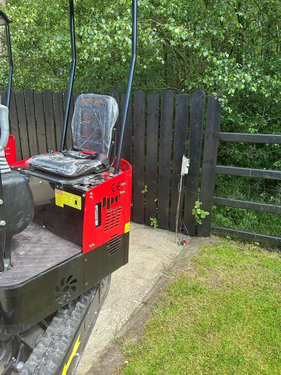 2024 JPC HT12 Mini Digger - Image 3