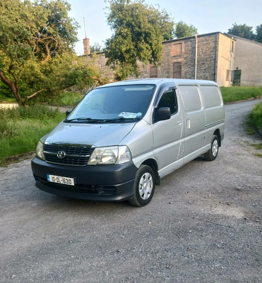 2010 toyota hiace ...tested and taxed - Image 1
