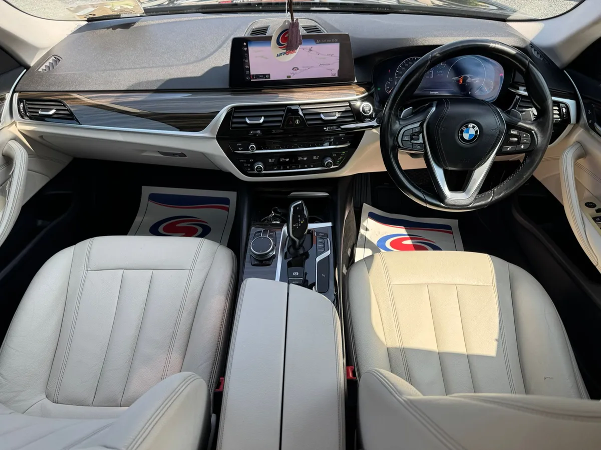 192 BMW 520D SE AUTO BLACK SAPPHIRE - Image 4