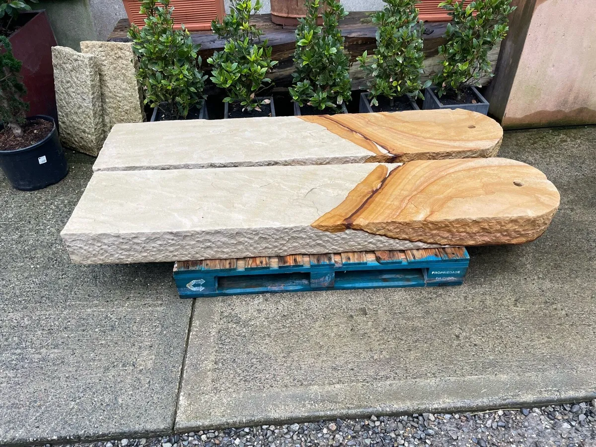 2 sandstone gate posts - Image 2