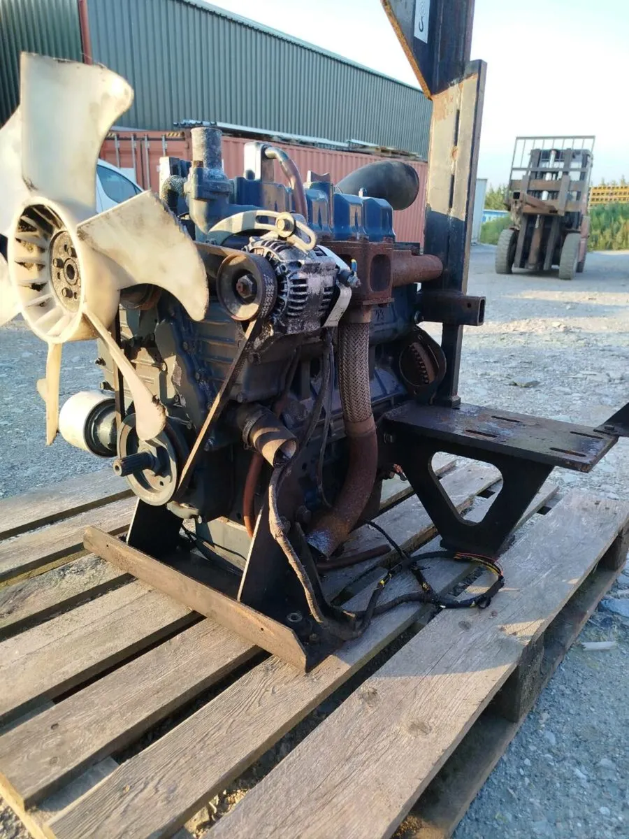 KUBOTA 4 cylinder V2203 - Image 3