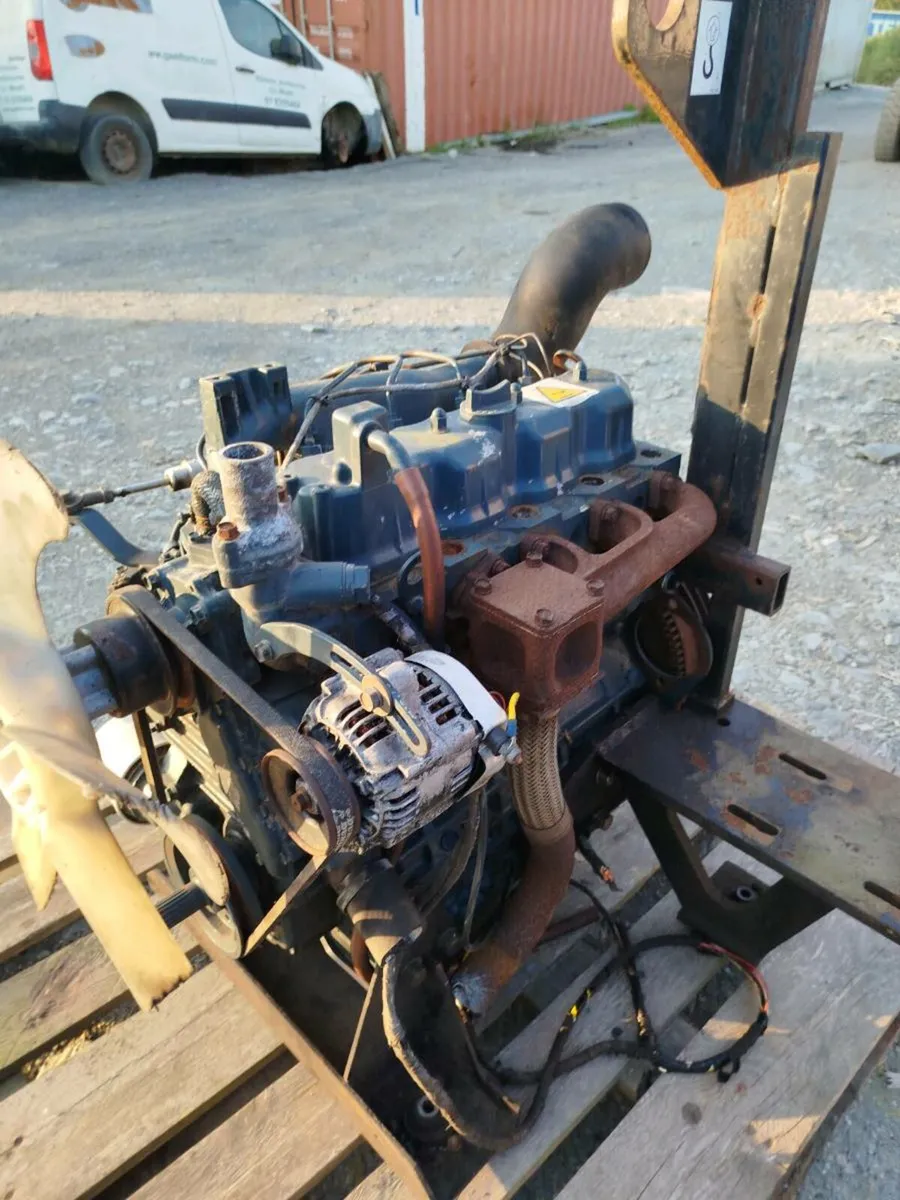 KUBOTA 4 cylinder V2203 - Image 1
