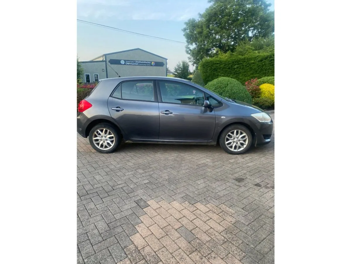 Toyota Auris 1.4 D-4d T3 5DR - Image 2