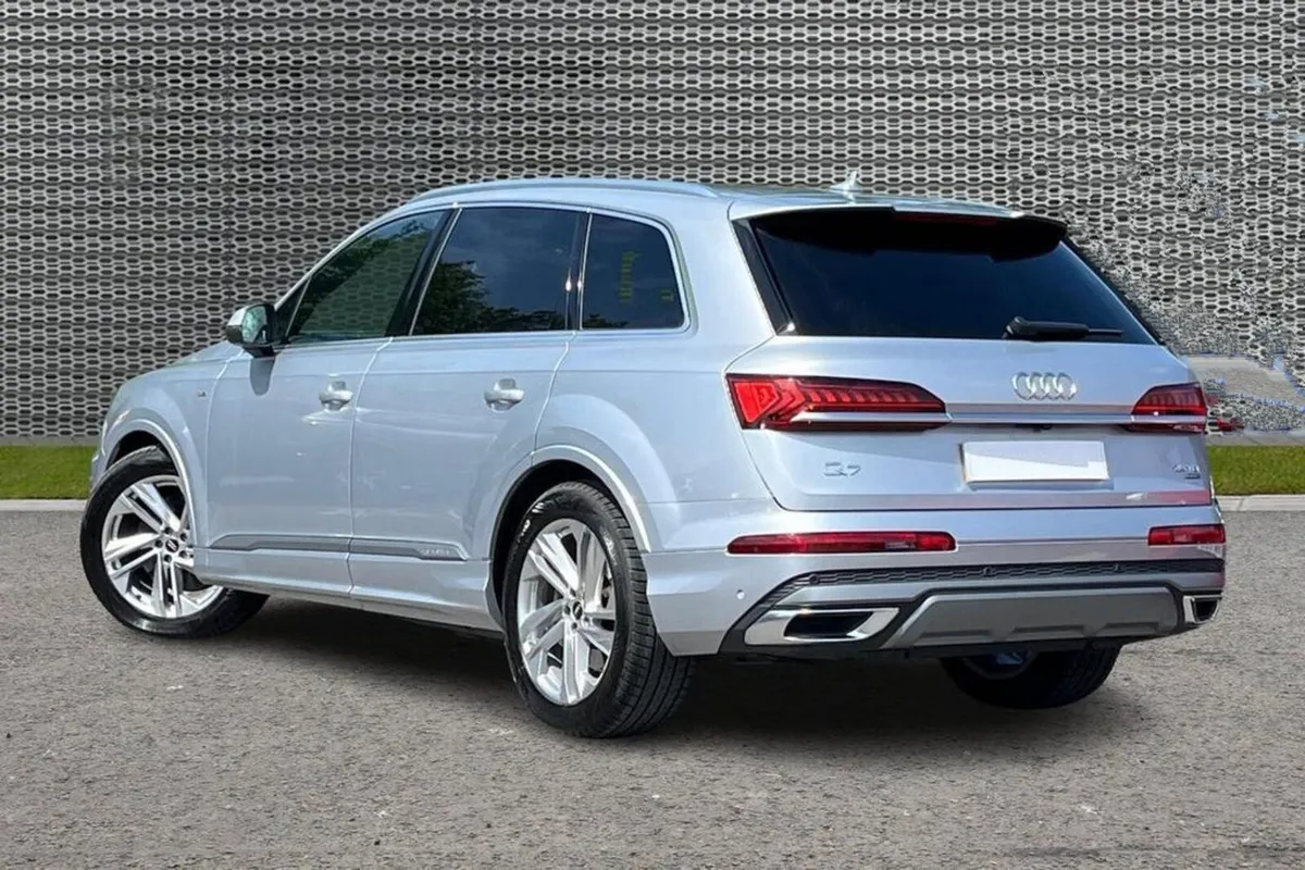 202 Audi Q7 S-Line Quattro - Image 3