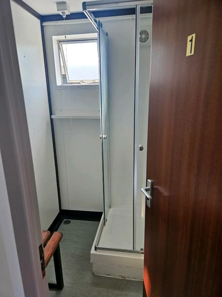 Shower units - Image 4