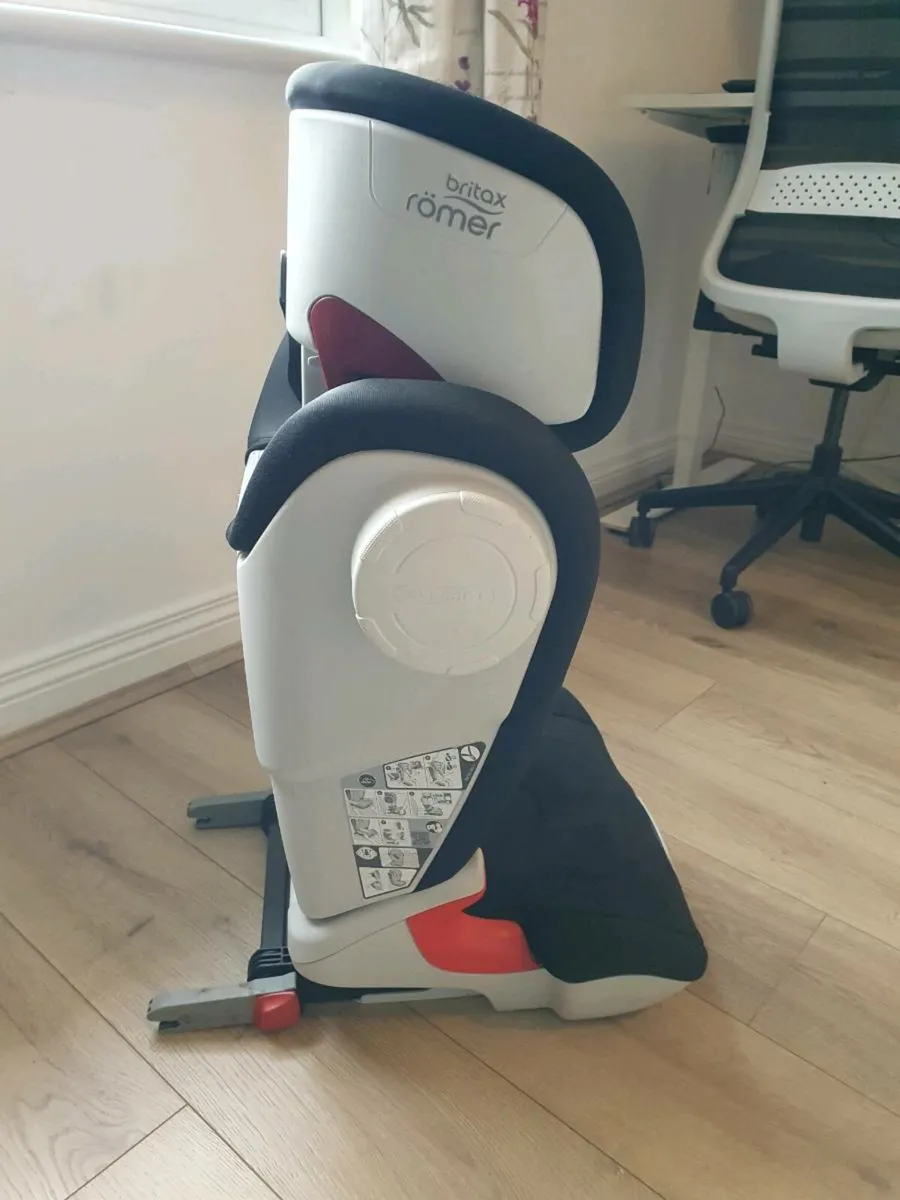 Child Car Seat with Isofix. Britax Romer Kidfix. - Image 3