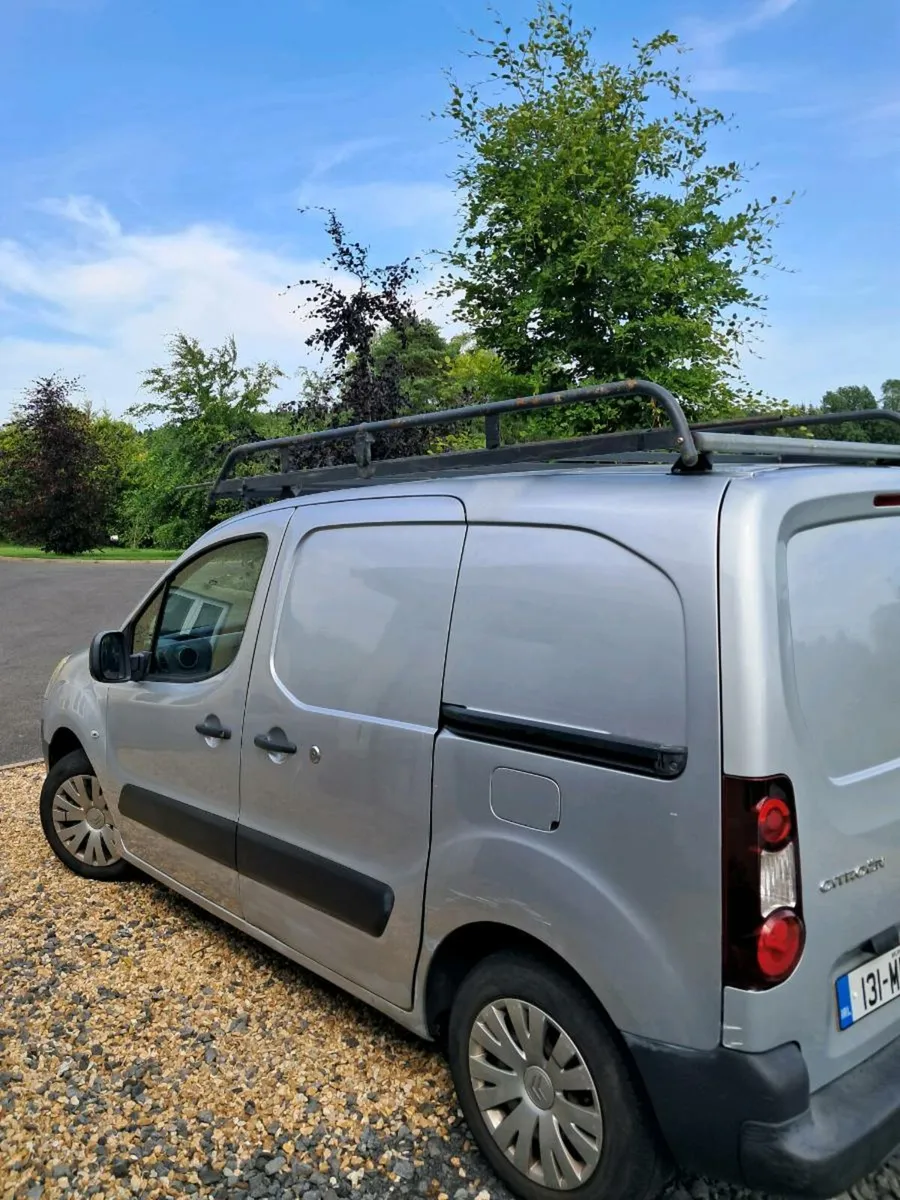 Van - Image 2