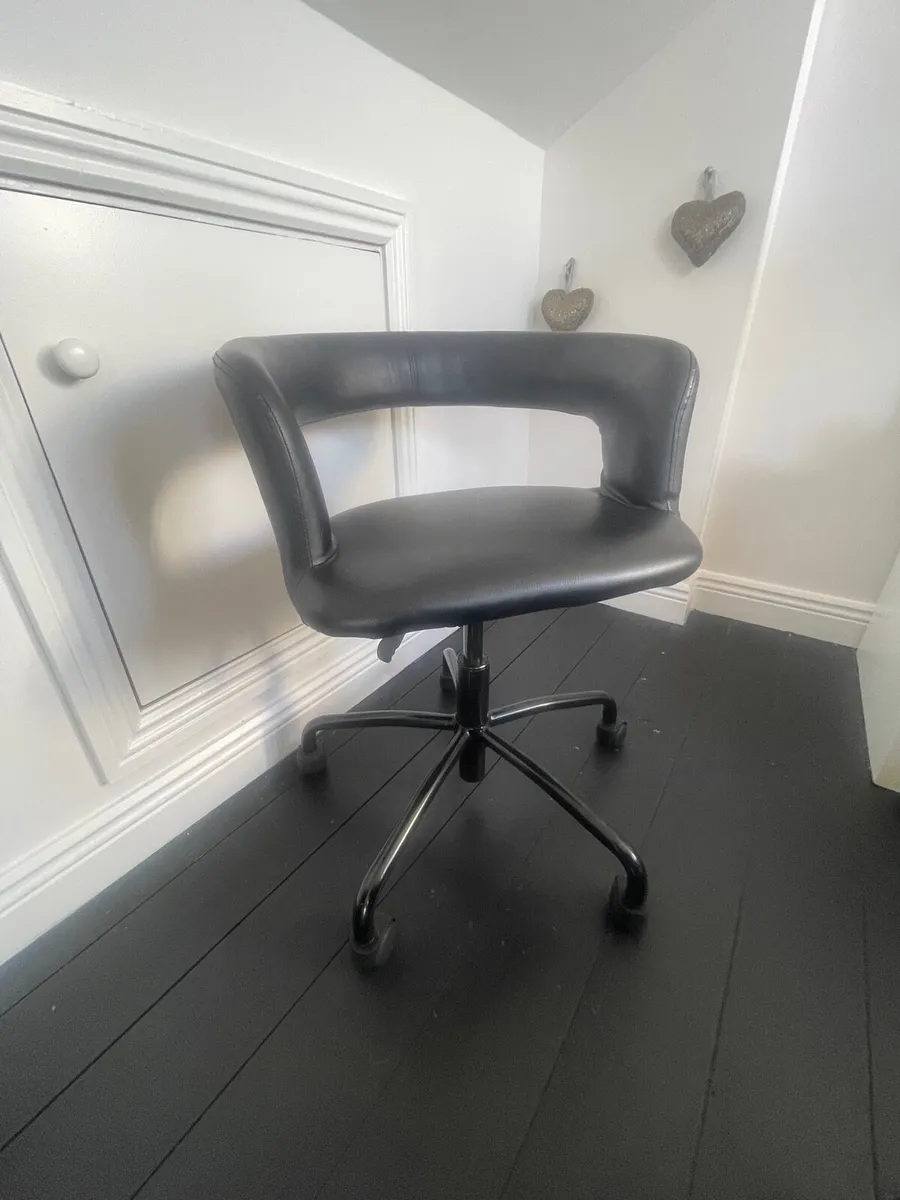 Chair - Image 4