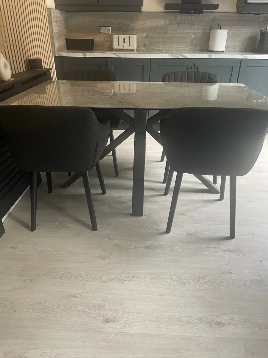 Kitchen table - Image 2