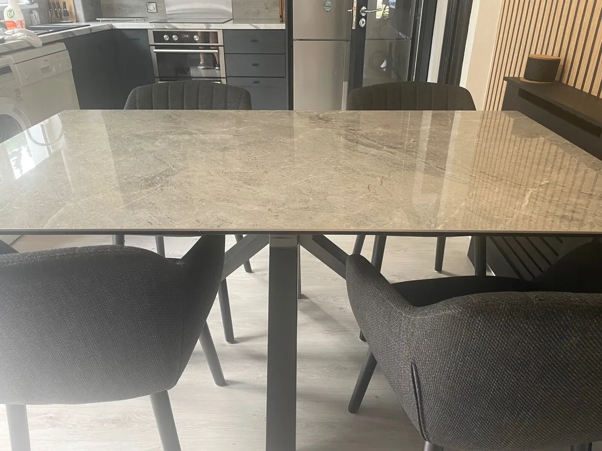 Kitchen table - Image 3
