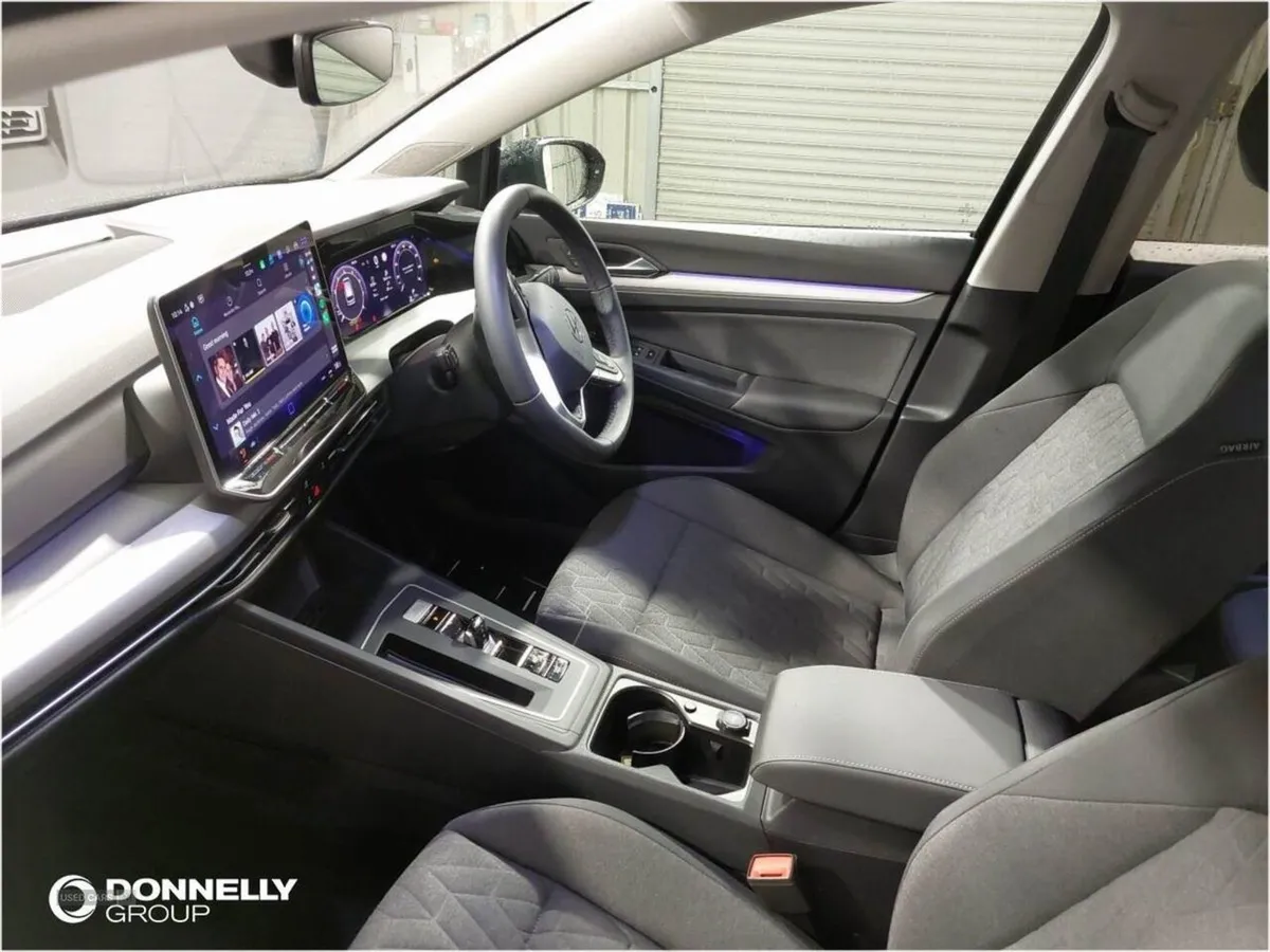 Volkswagen Golf 1.5 Etsi Life 5dr DSG - Image 2