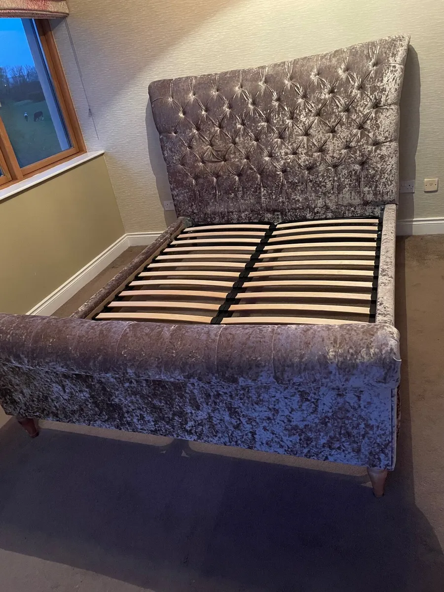 Crushed Velvet Sleigh Bed - Image 1
