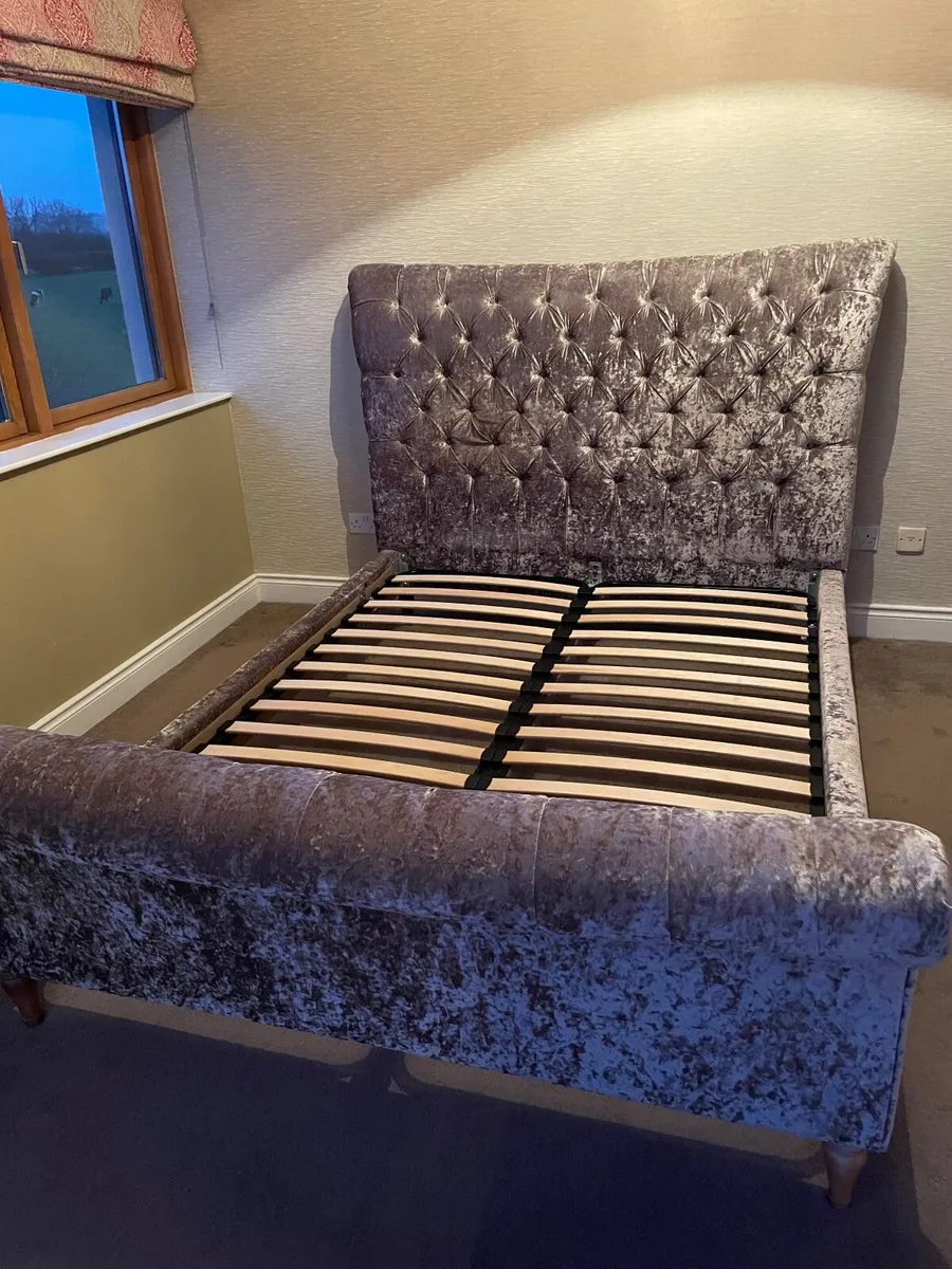 Crushed Velvet Sleigh Bed - Image 2