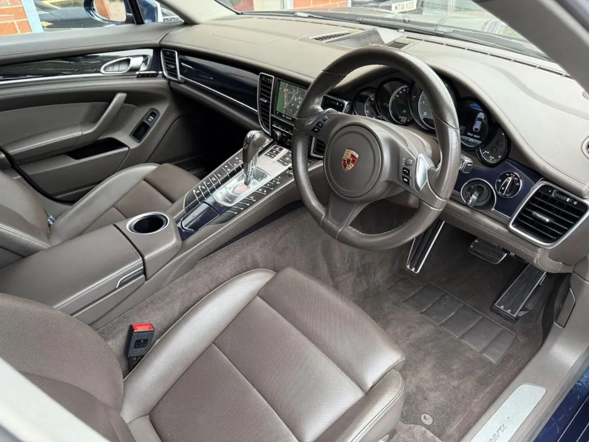 Porsche Panamera 3.0 Diesel - Image 2