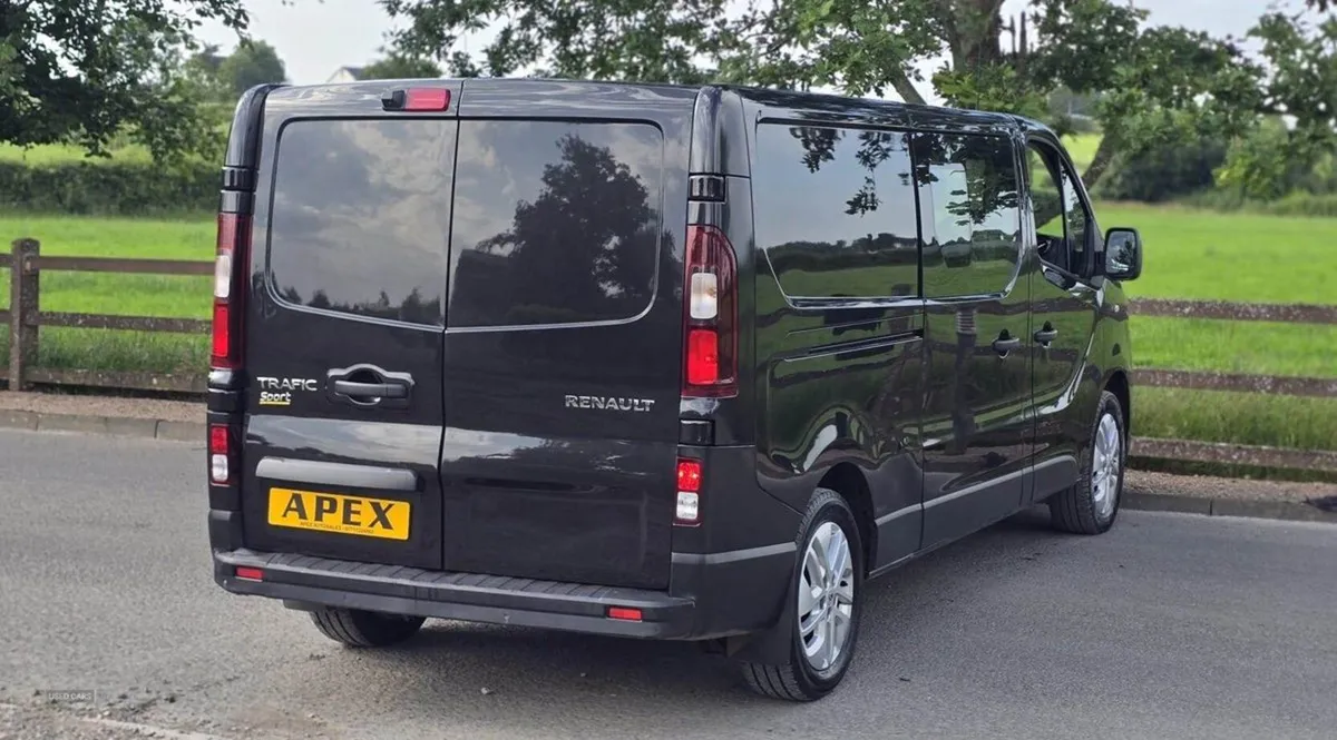 Renault Trafic LWB Diesel - Image 3