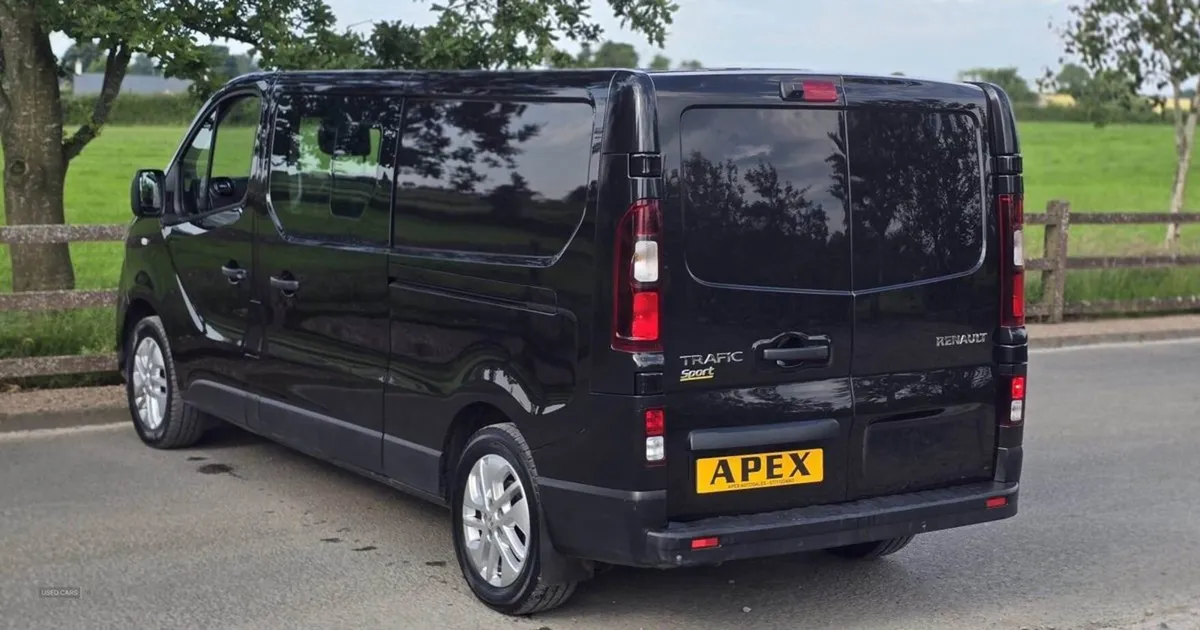 Renault Trafic LWB Diesel - Image 4