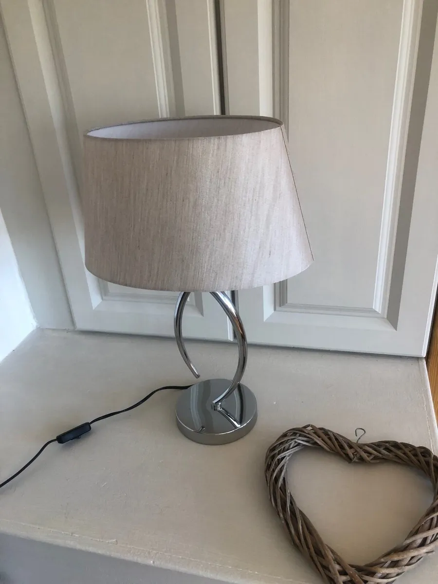 Bedside lamps x 2 - Image 2