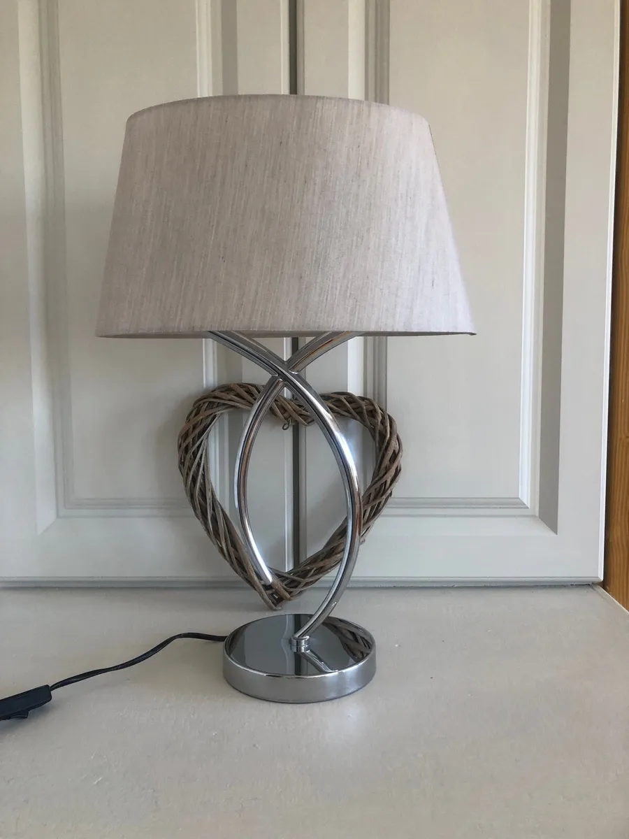 Bedside lamps x 2 - Image 3