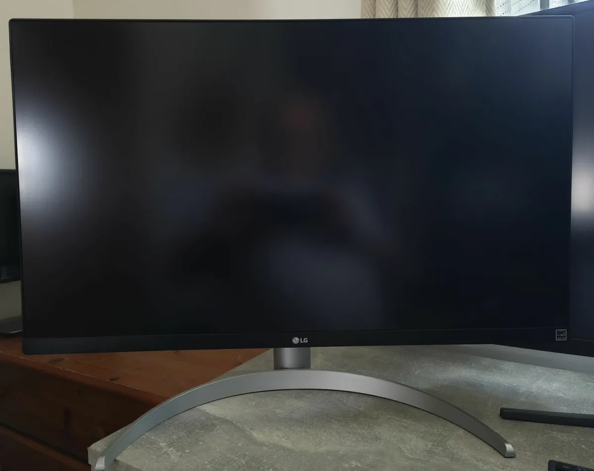 27" LG 27UP850-W  UHD 3840x2160 4K IPS Monitor - Image 1