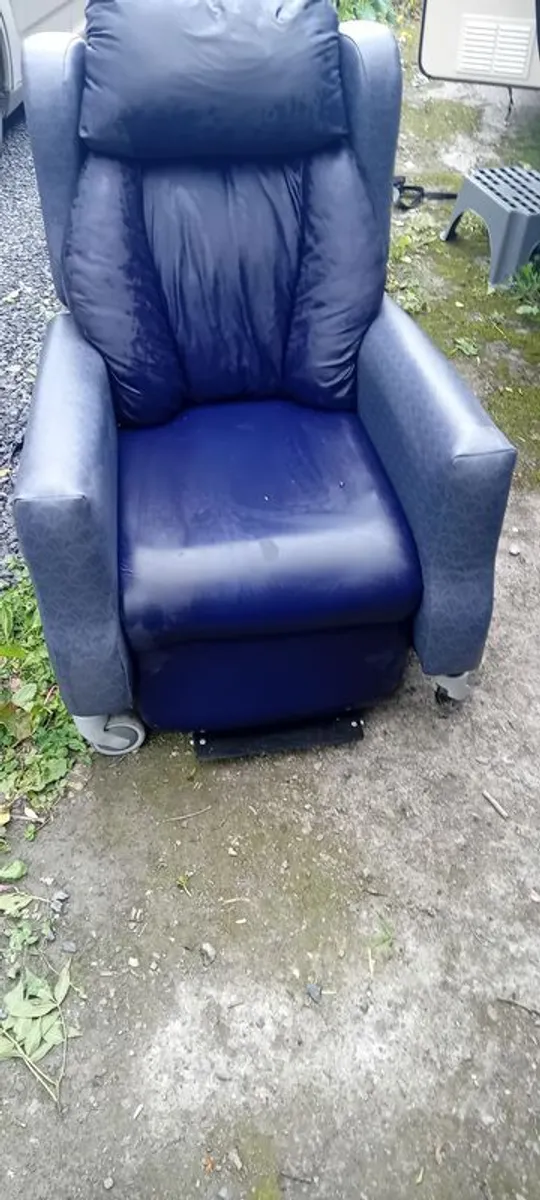 electric wheelchair/mobility recliner - Image 1