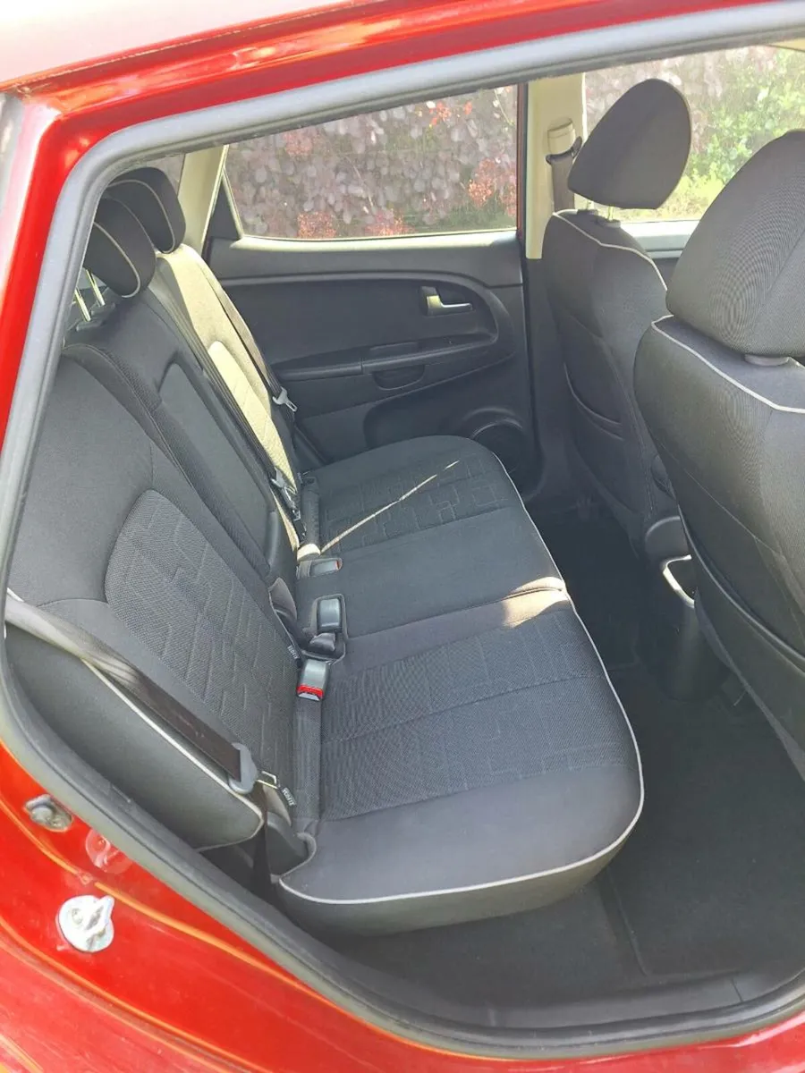 Kia venga  Ix 20 - Image 2