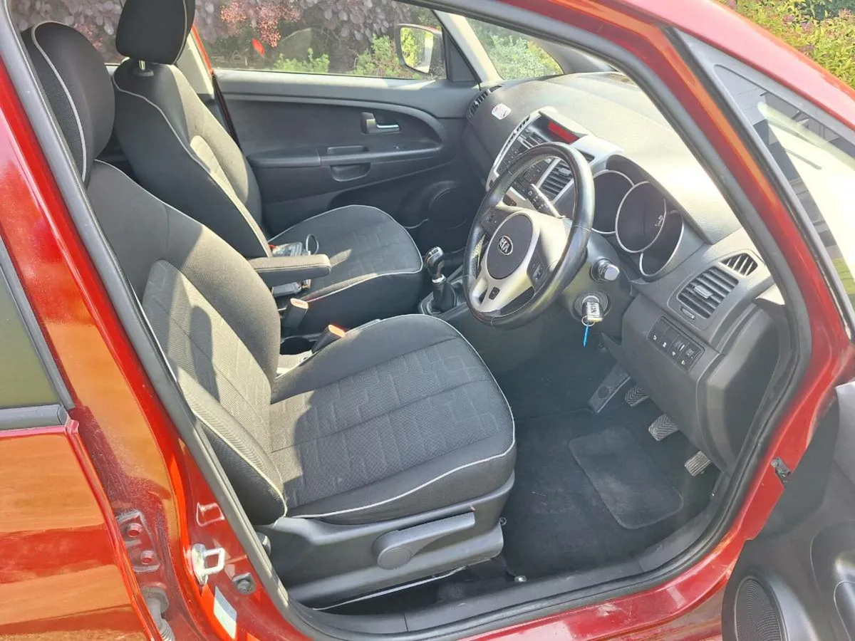 Kia venga  Ix 20 - Image 3