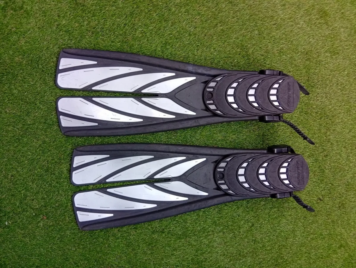 Professional Aquatic Scuba Diving fin Pair - Image 2