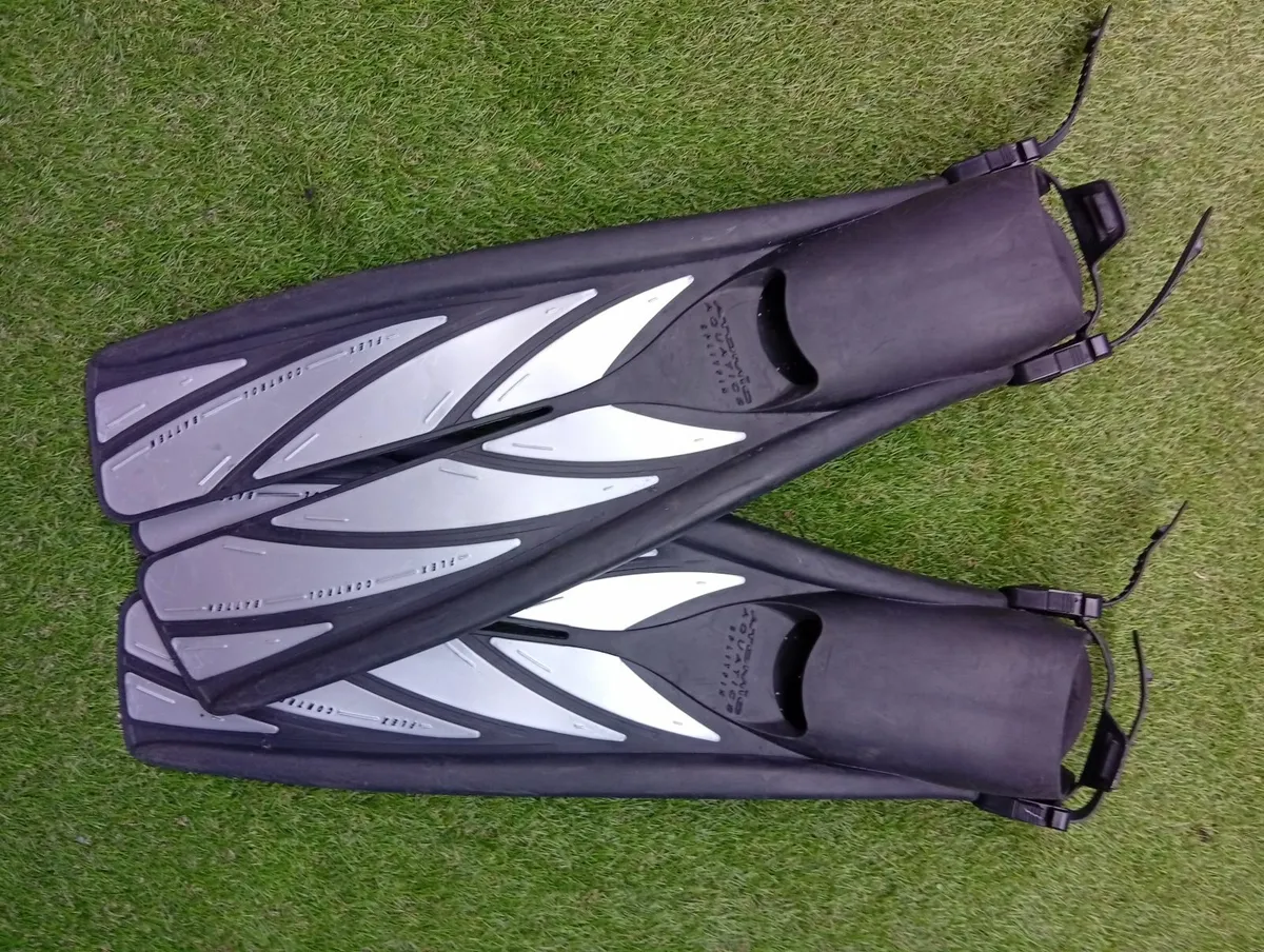 Professional Aquatic Scuba Diving fin Pair - Image 4