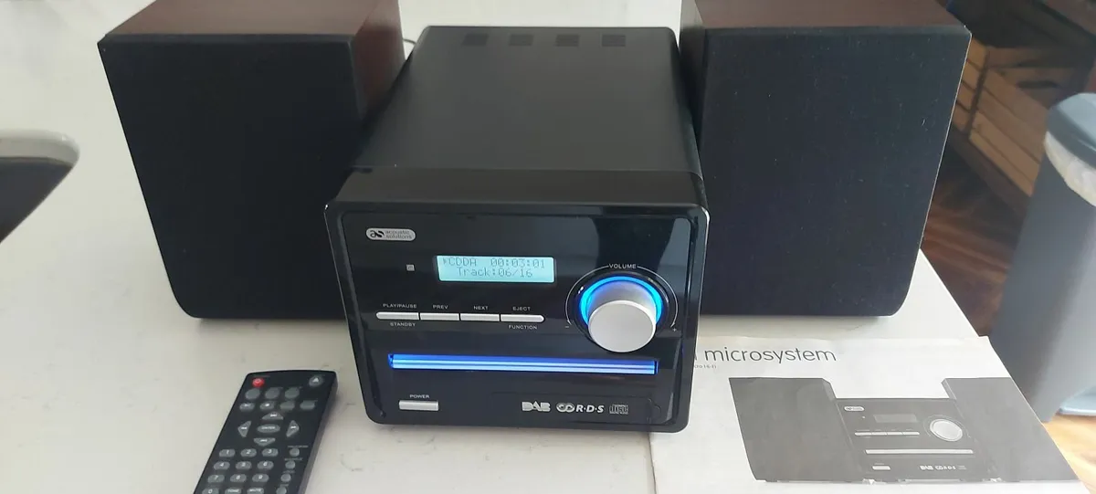 Mini HiFi system - Image 1