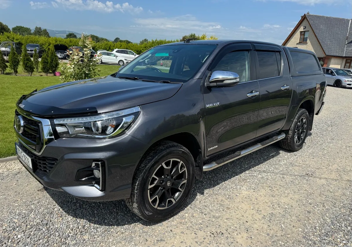 Toyota Hilux - Image 2
