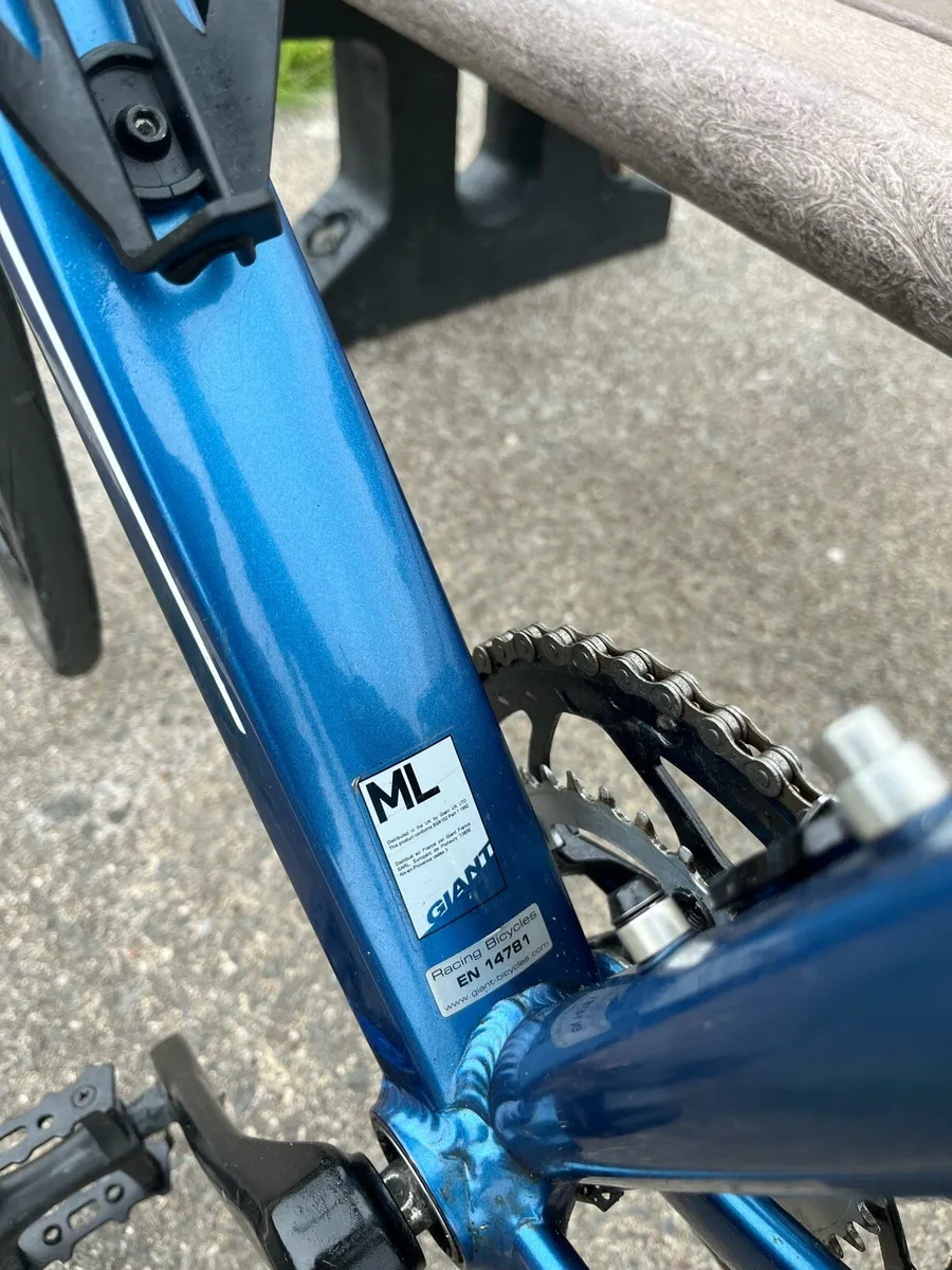 Giant Defy 4 Aluxx , Road bike. - Image 4