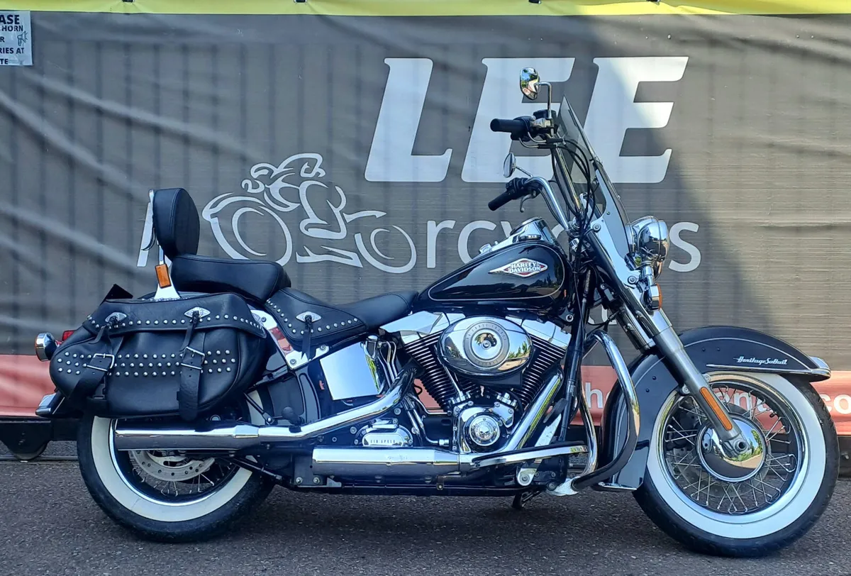 2013 HARLEY DAVIDSON SOFTAIL HERITAGE FLSTC - Image 1