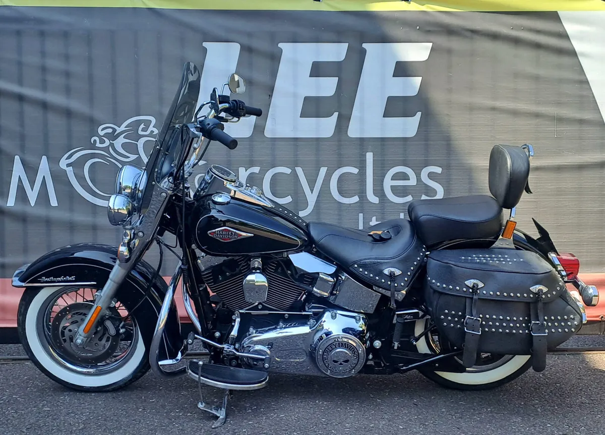 2013 HARLEY DAVIDSON SOFTAIL HERITAGE FLSTC - Image 3