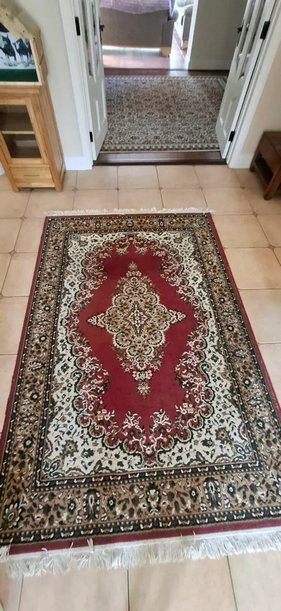 Beautiful red rug  98" x 63" - Image 1