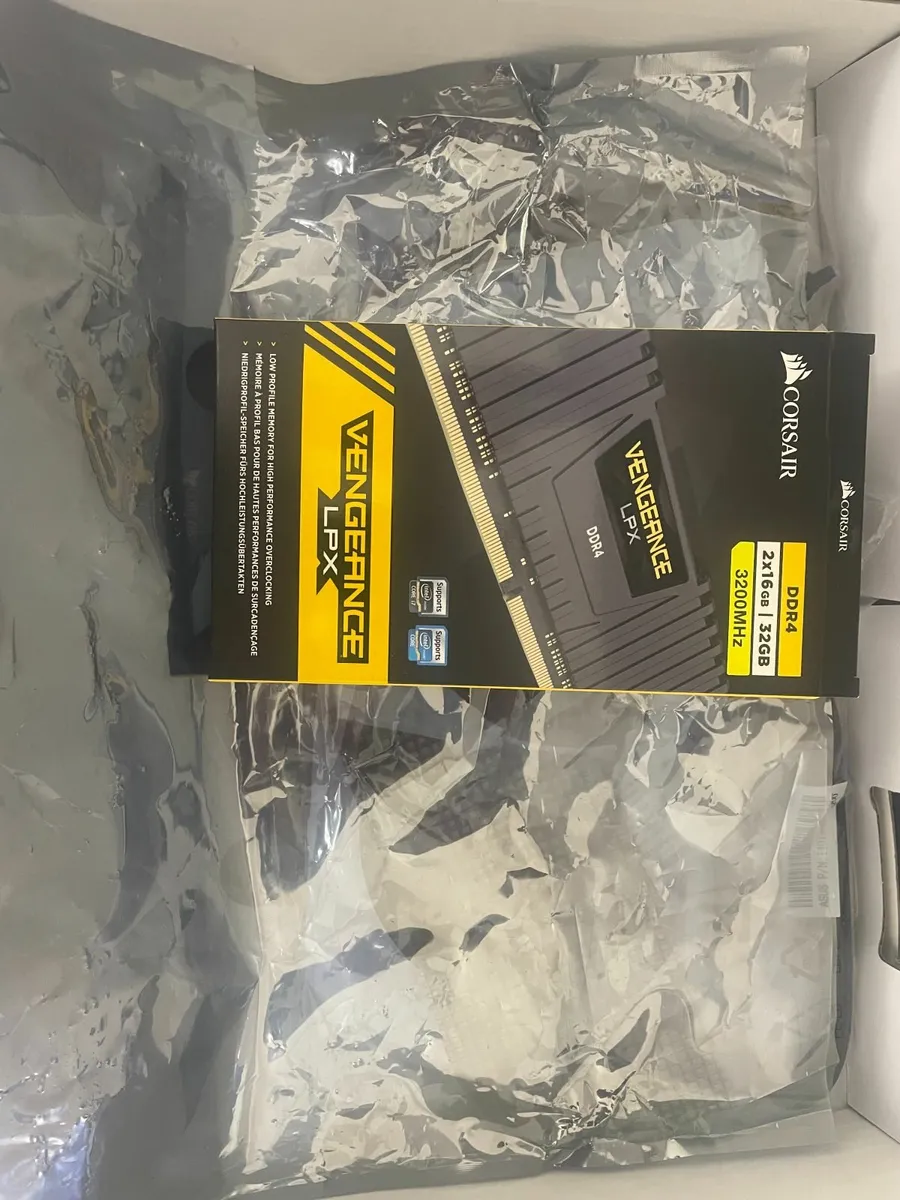 Corsair Vengeance 16GB LPX DDR4 RAM 3000Mhz