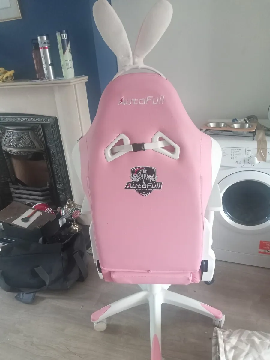Gaming chair - Image 1