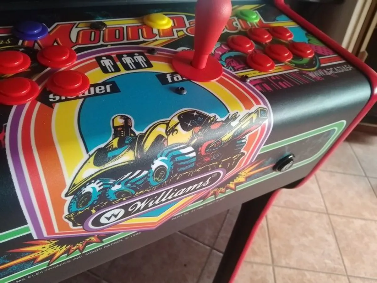 Arcade Cabinet - Image 3