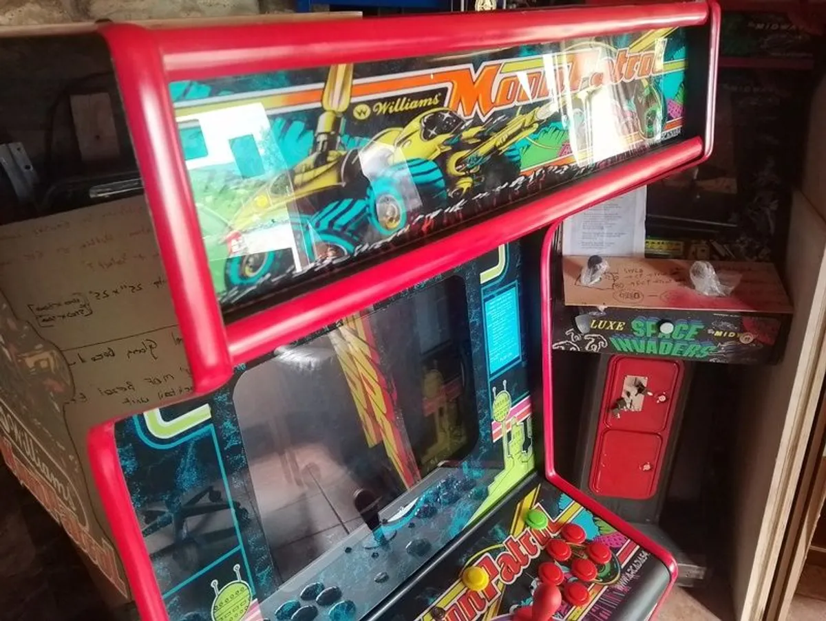 Arcade Cabinet - Image 4