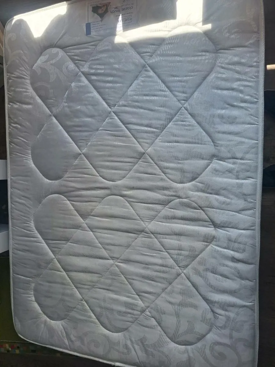 Classic Touch Mattress by Homelee | 4ft6 Double - Image 2