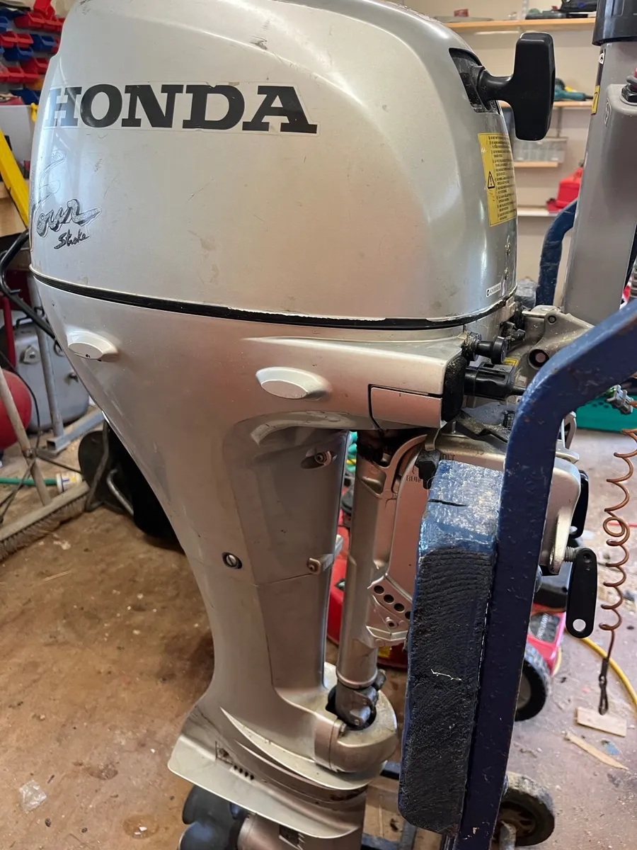 Boat engine - Image 2