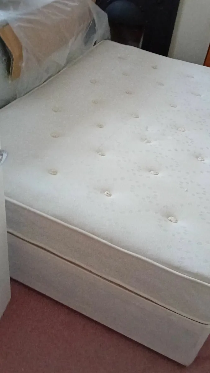 Bed - Image 2