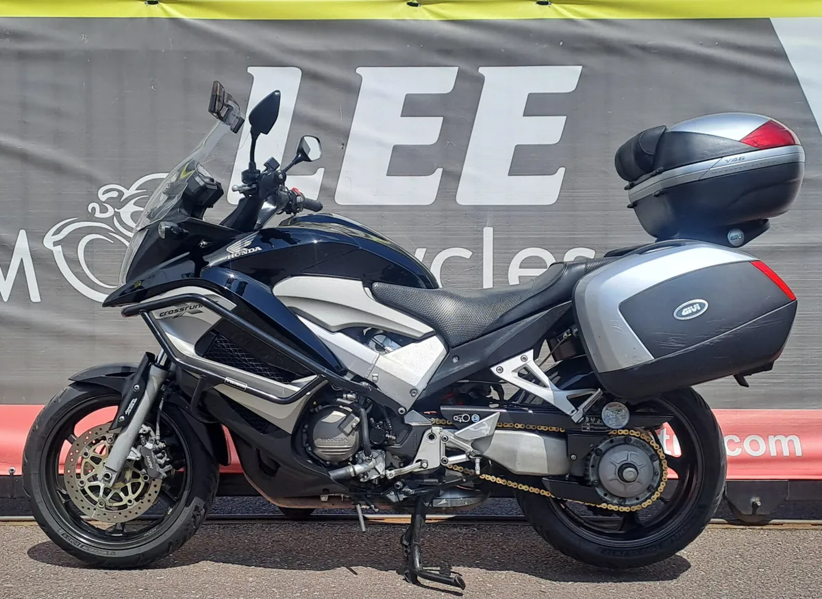 *PRICE TO FOLLOW* 2011 HONDA VFR800 CROSSRUNNER - Image 3
