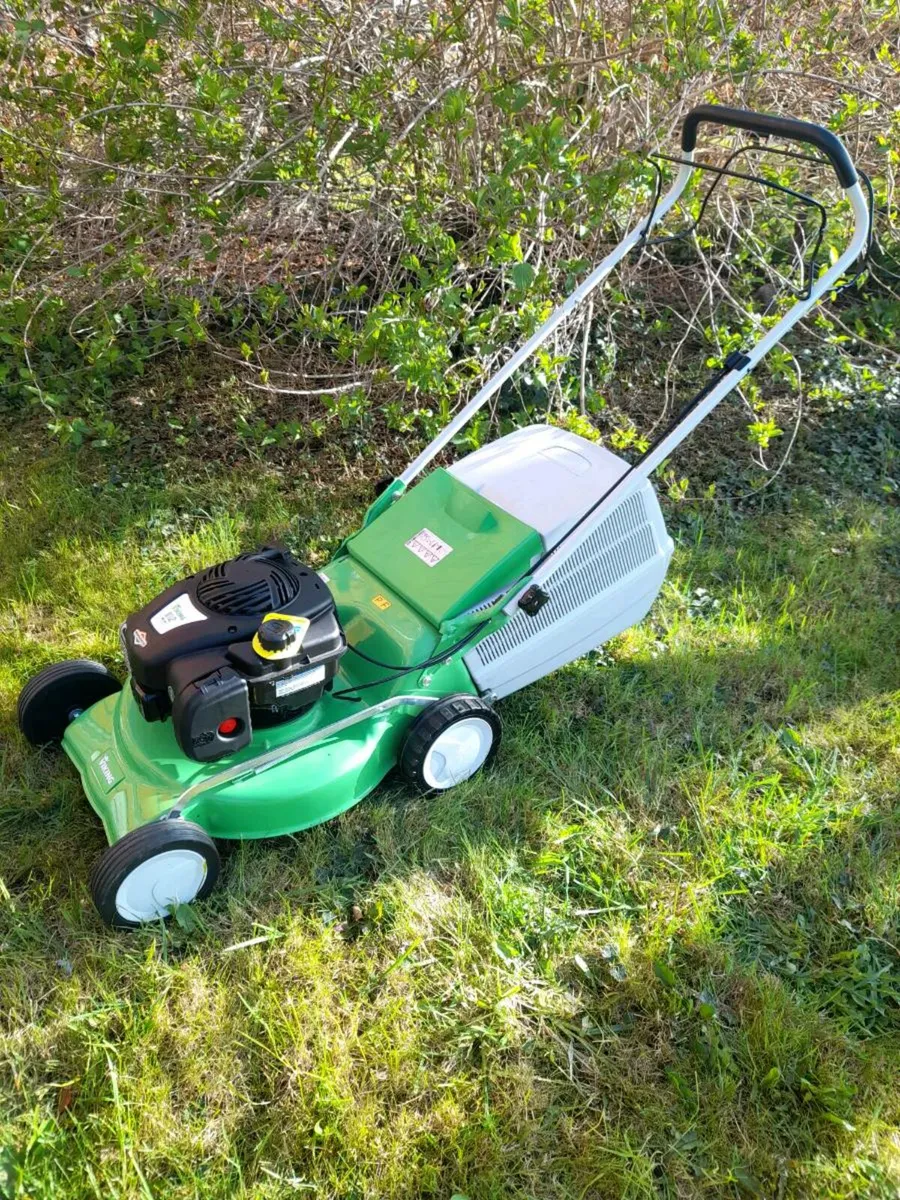 Brand new stihl viking mower selfdrive 18" briggs - Image 1