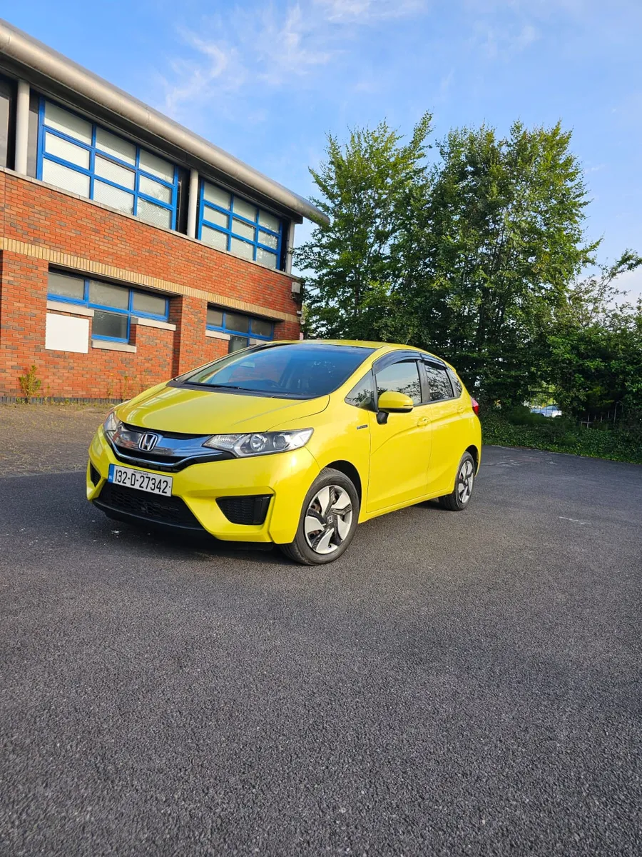 Honda Fit 2013 Hybrid Autromatic - Image 1