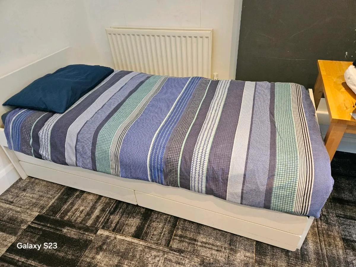 Single bed with underbed and storage - Image 1