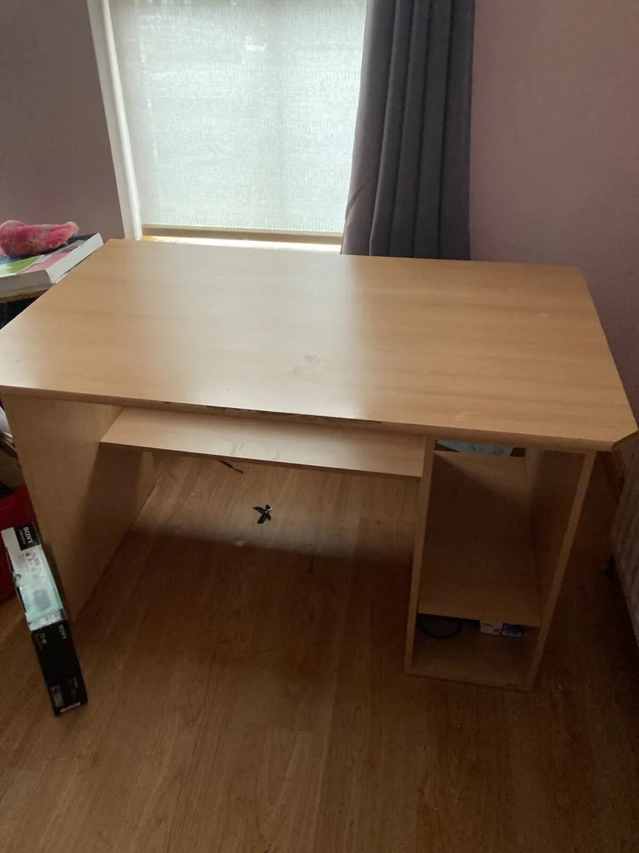 Computer desk - Image 2
