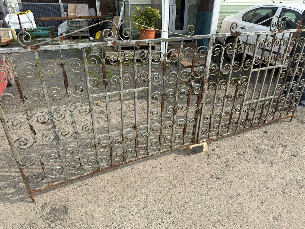 Rusty Ornate Pair Gates. - Image 2